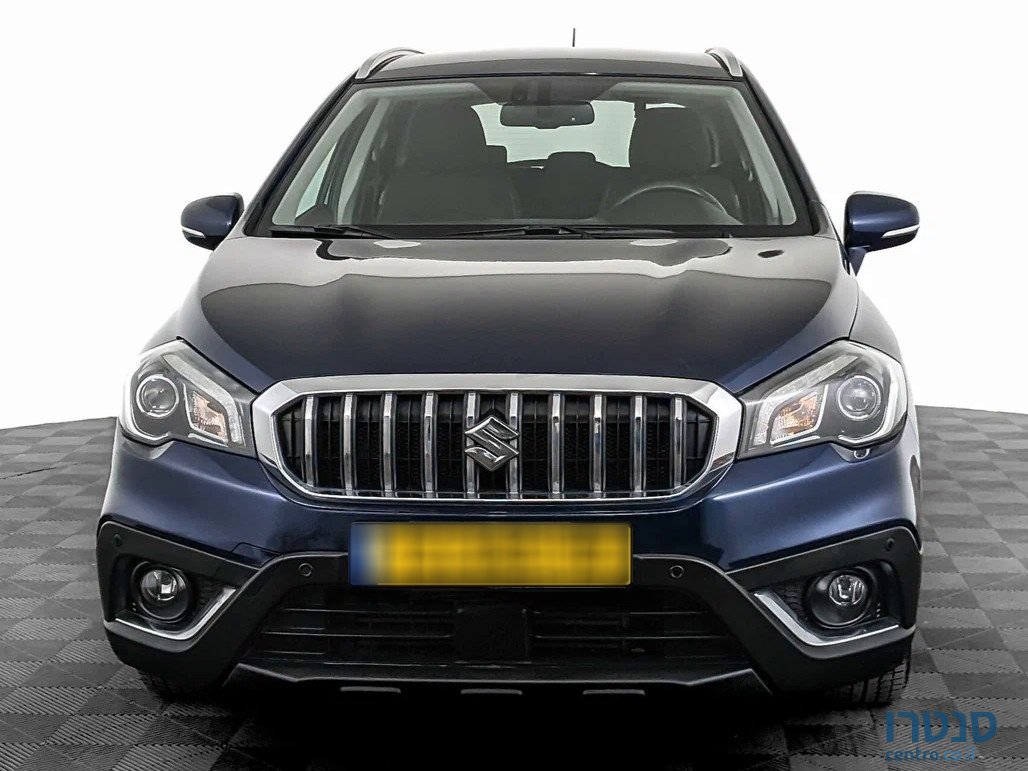 2018' Suzuki SX4 photo #1