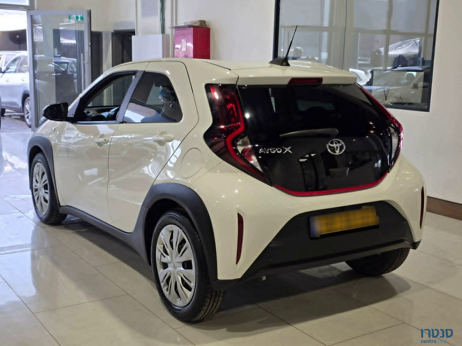 2023' Toyota Aygo photo #4
