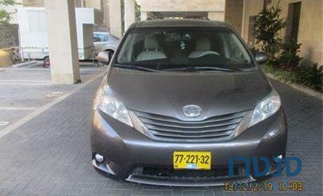 2015' Toyota Sienna טויוטה סיינה photo #2
