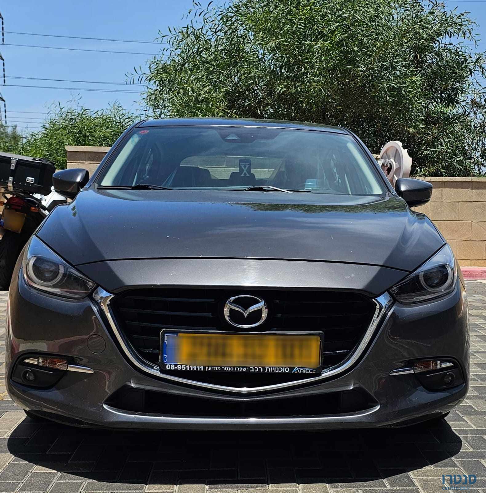 2017' Mazda 3 photo #1