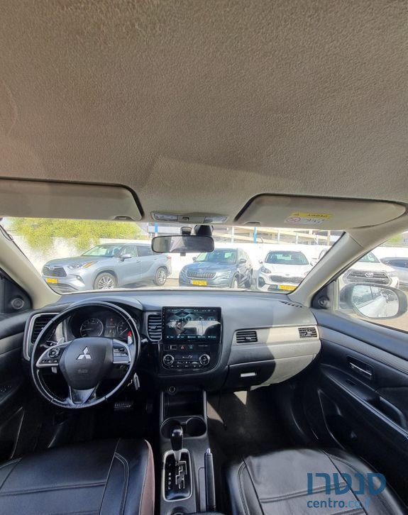 2014' Mitsubishi Outlander מיצובישי אאוטלנדר photo #3