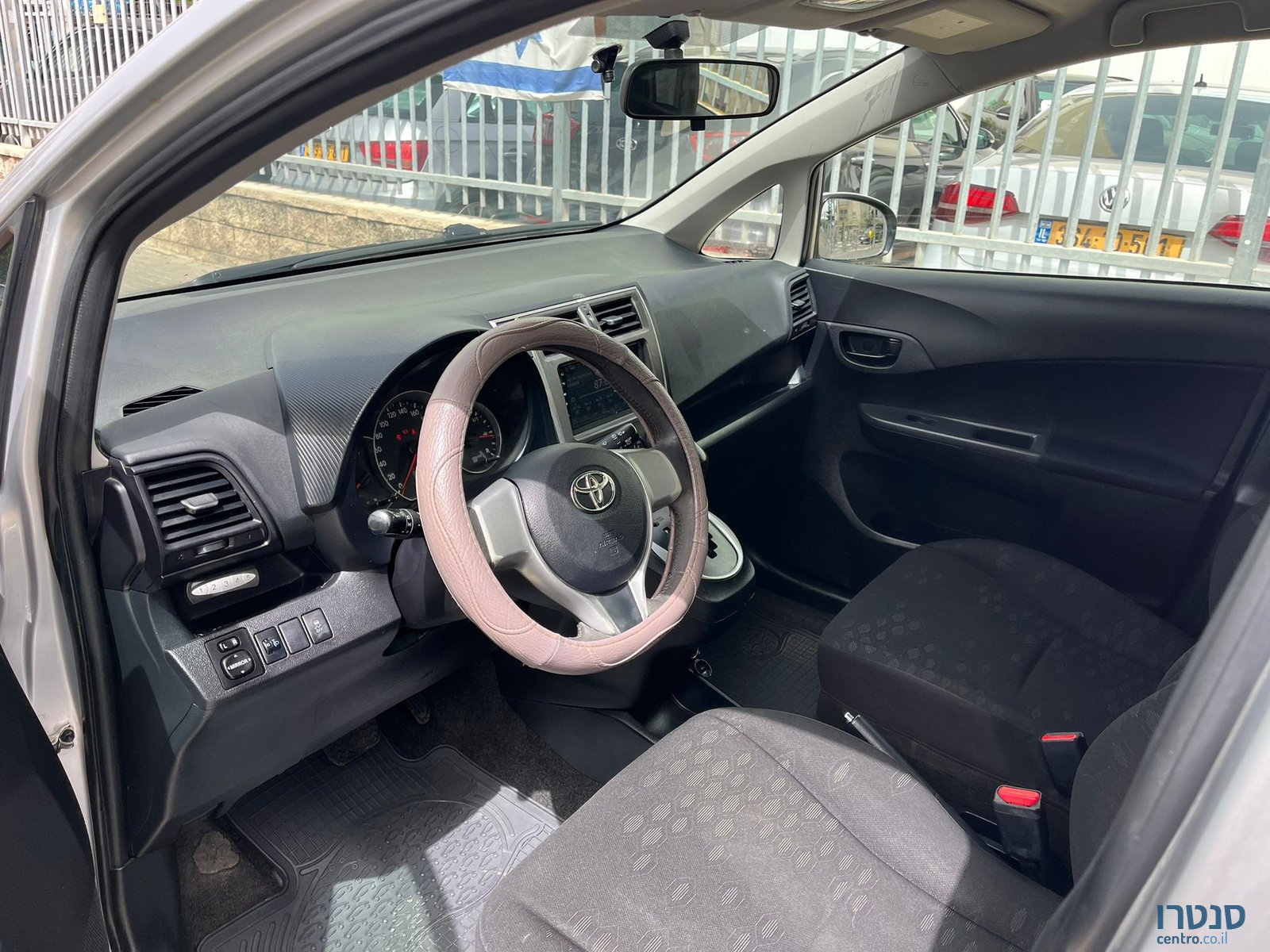 2012' Toyota Verso photo #2