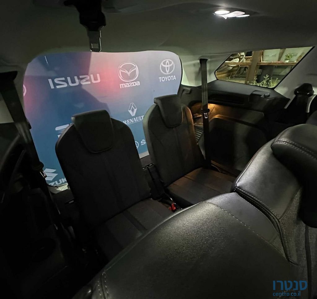 2020' Peugeot 5008 פיג'ו photo #4