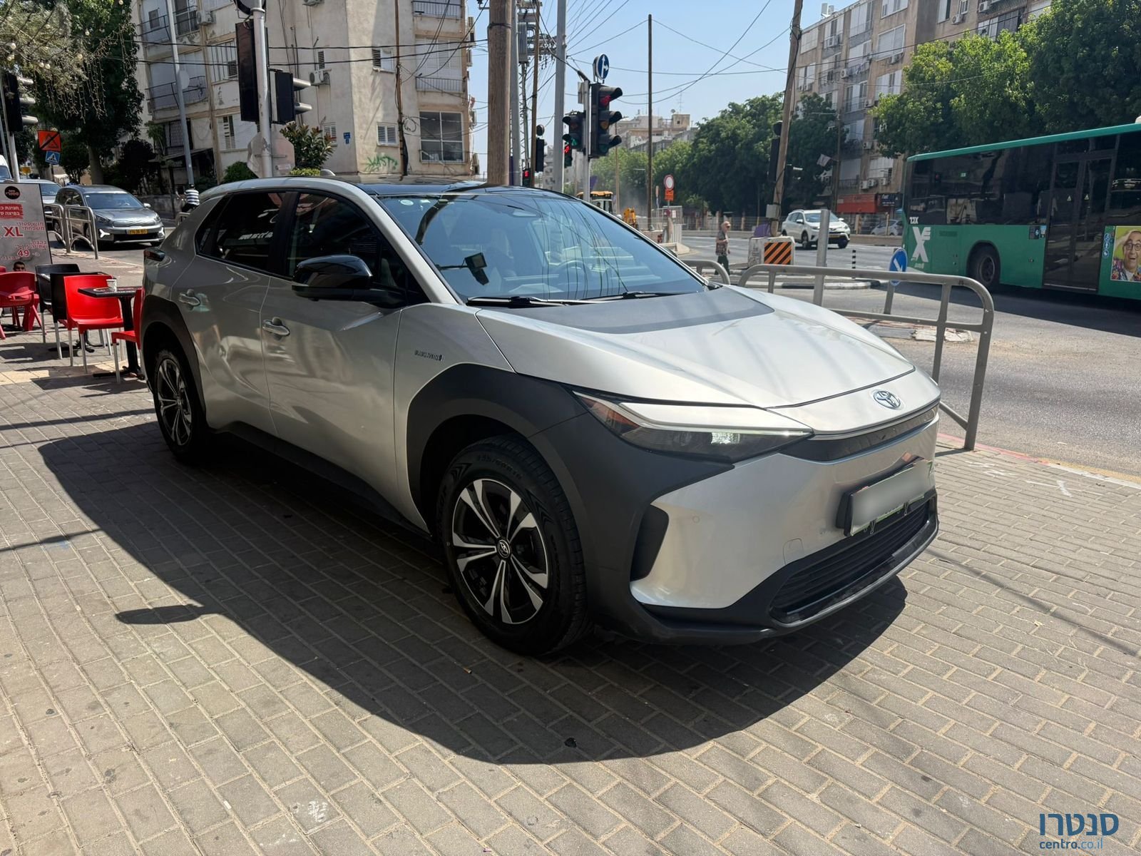 2023' Toyota bZ4X photo #6