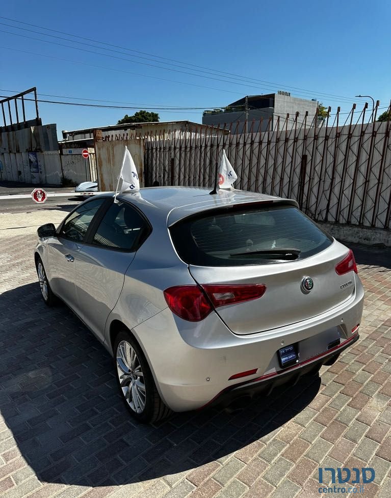 2017' Alfa Romeo Giulietta אלפא רומיאו ג'ולייטה photo #6