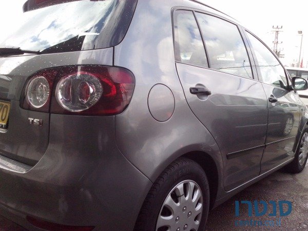 2010' Volkswagen Golf photo #3