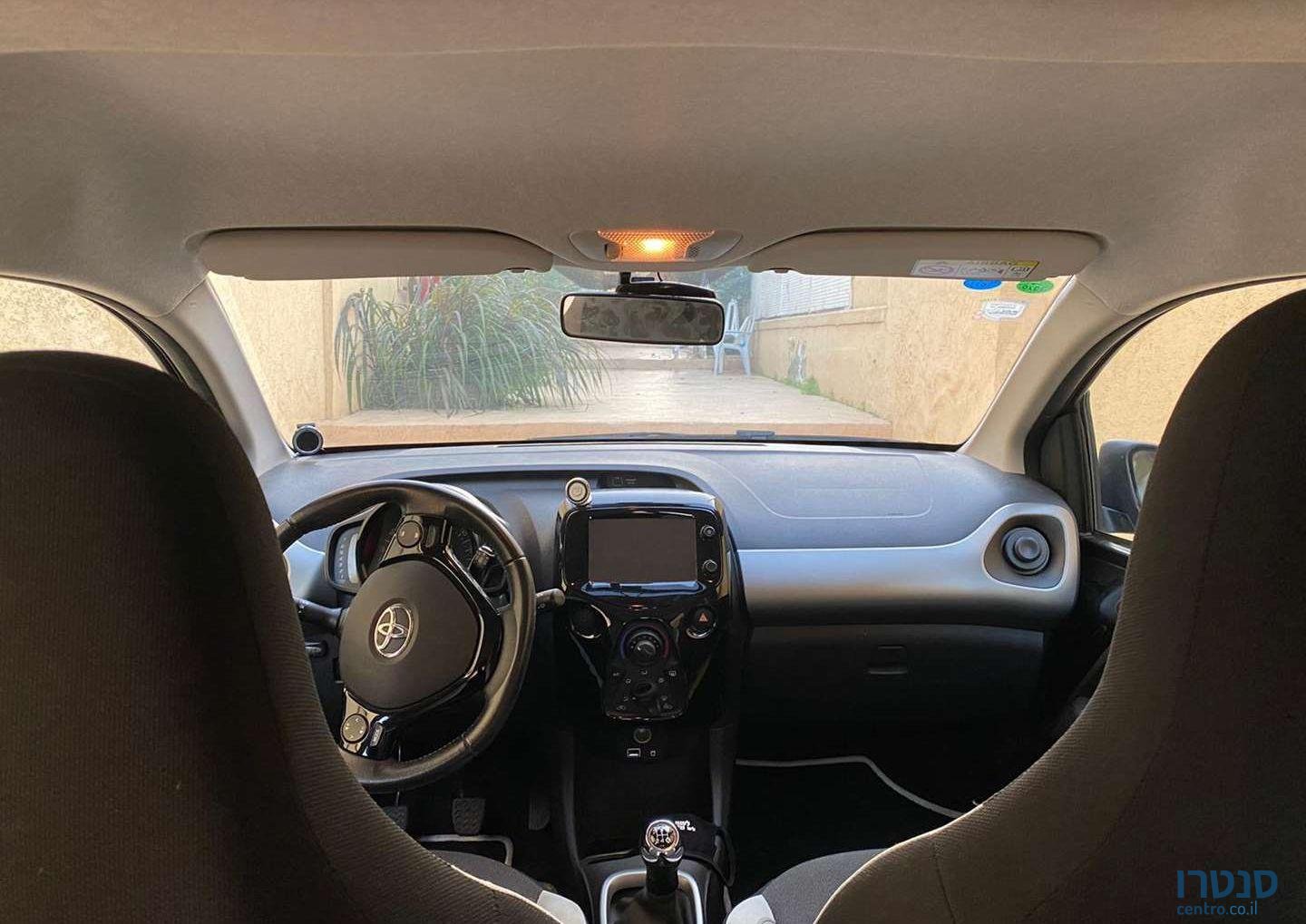 2017' Toyota Aygo טויוטה אייגו photo #2