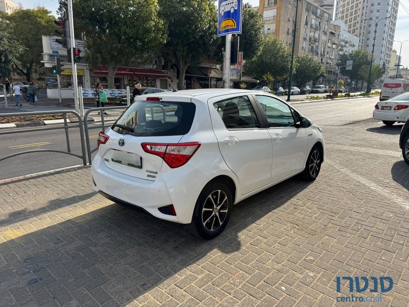 2020' Toyota Yaris photo #6