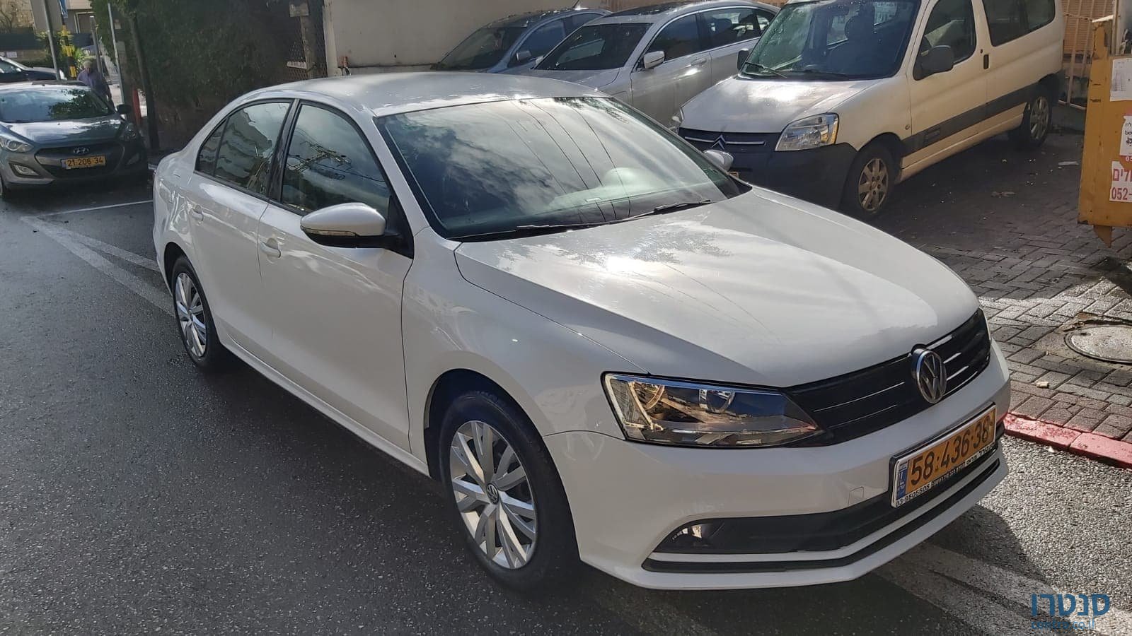 2017' Volkswagen Jetta photo #1