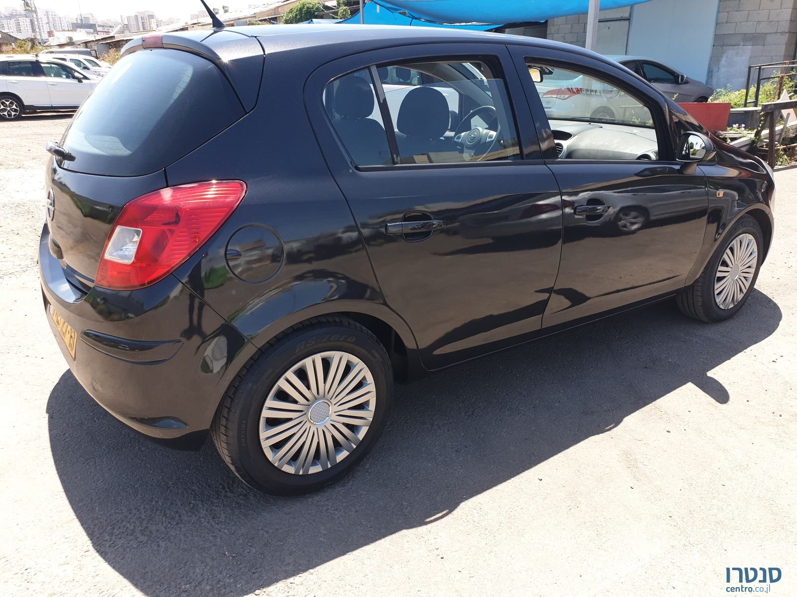 2013' Opel Corsa photo #3