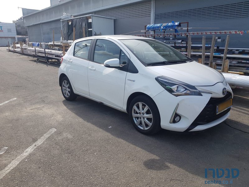 2017' Toyota Yaris טויוטה יאריס photo #1