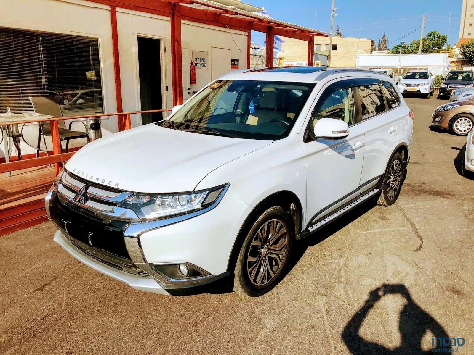 2017' Mitsubishi Outlander photo #1