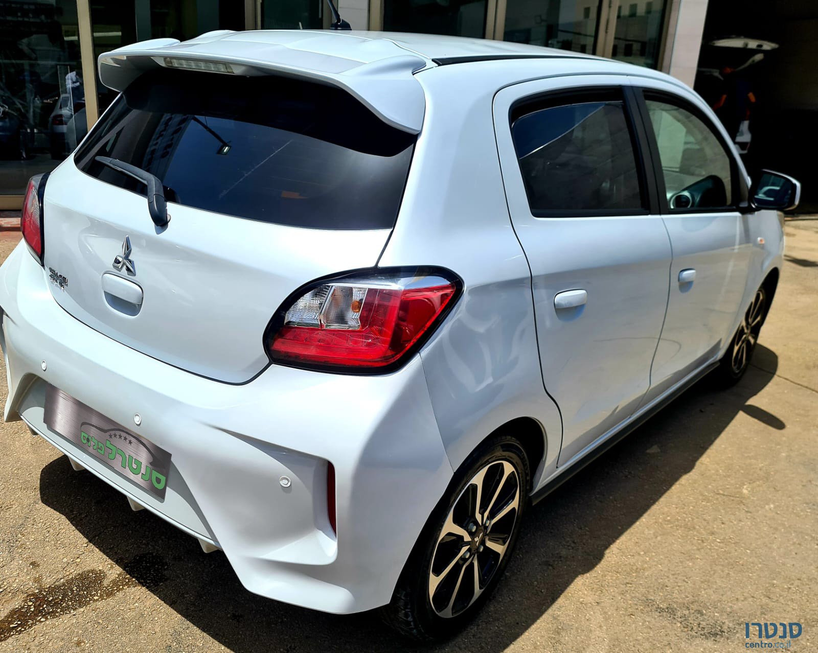 2020' Mitsubishi Space Star photo #3