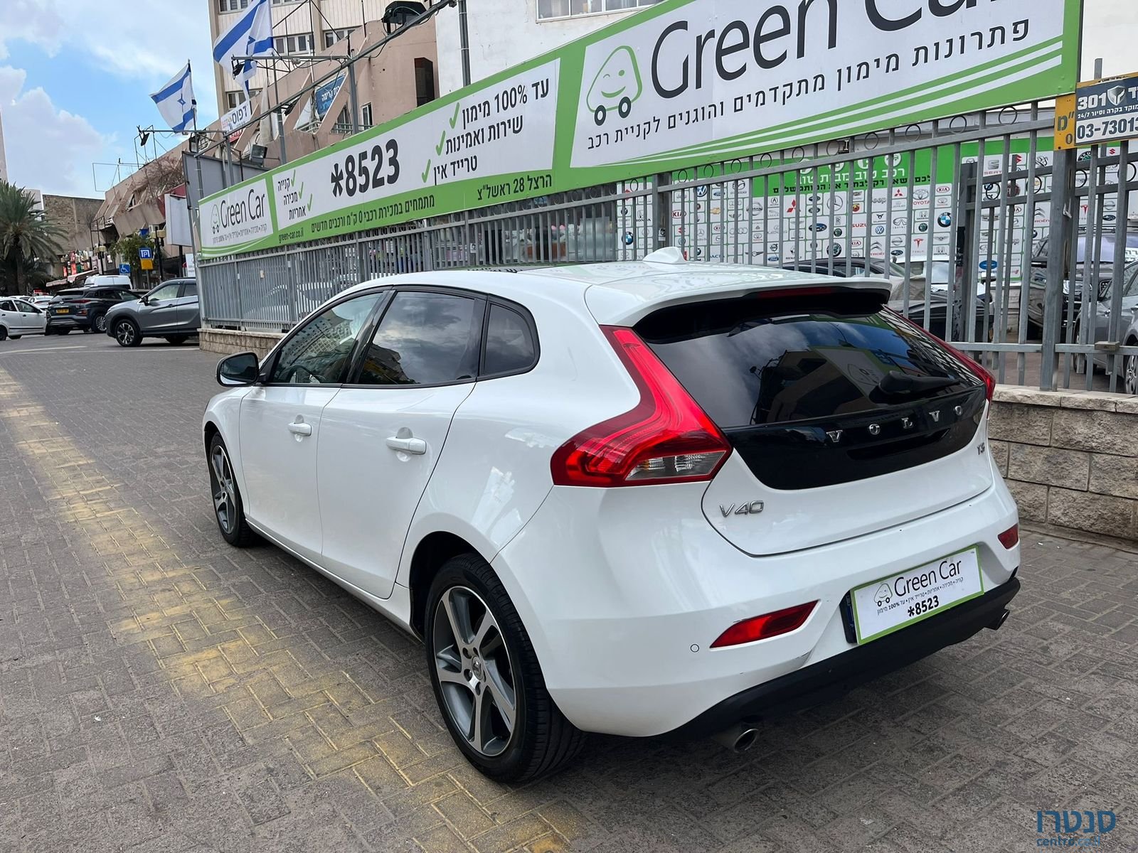 2020' Volvo V40 photo #5