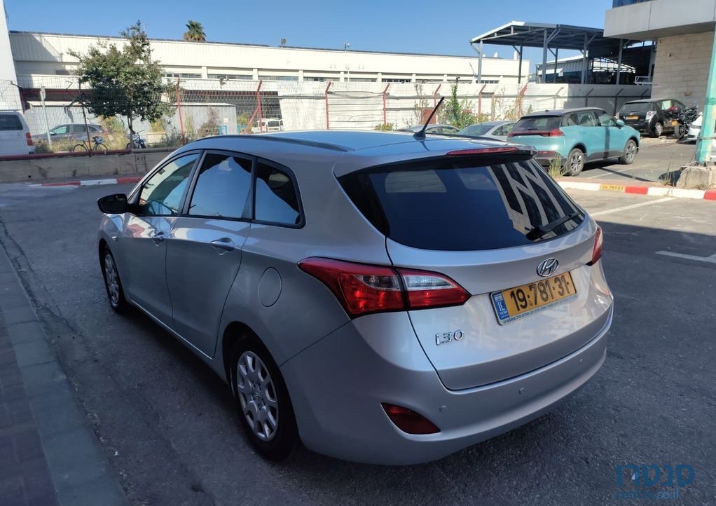 2014' Hyundai i30 יונדאי photo #3