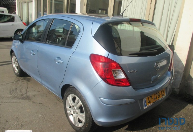 2012' Opel Corsa photo #2