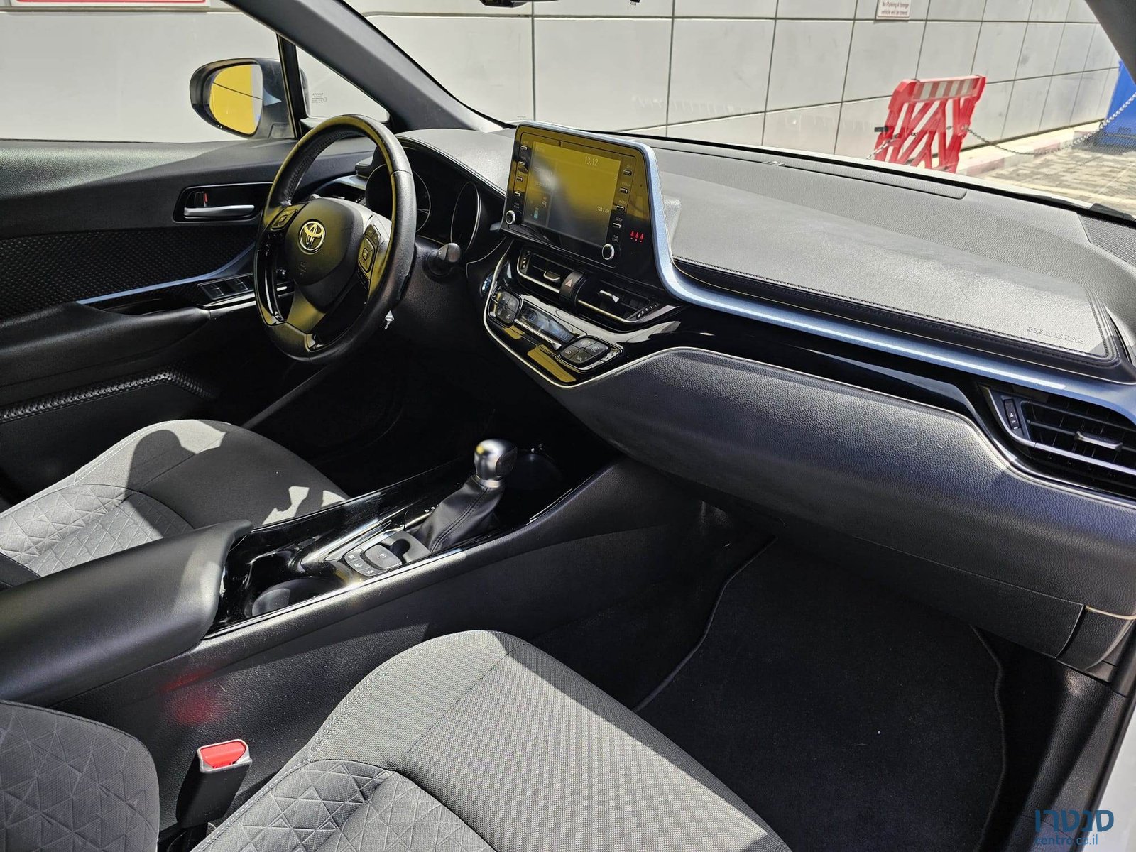 2021' Toyota C-HR photo #5