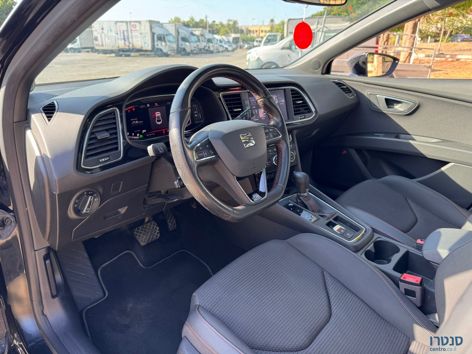 2019' SEAT Leon FR photo #4