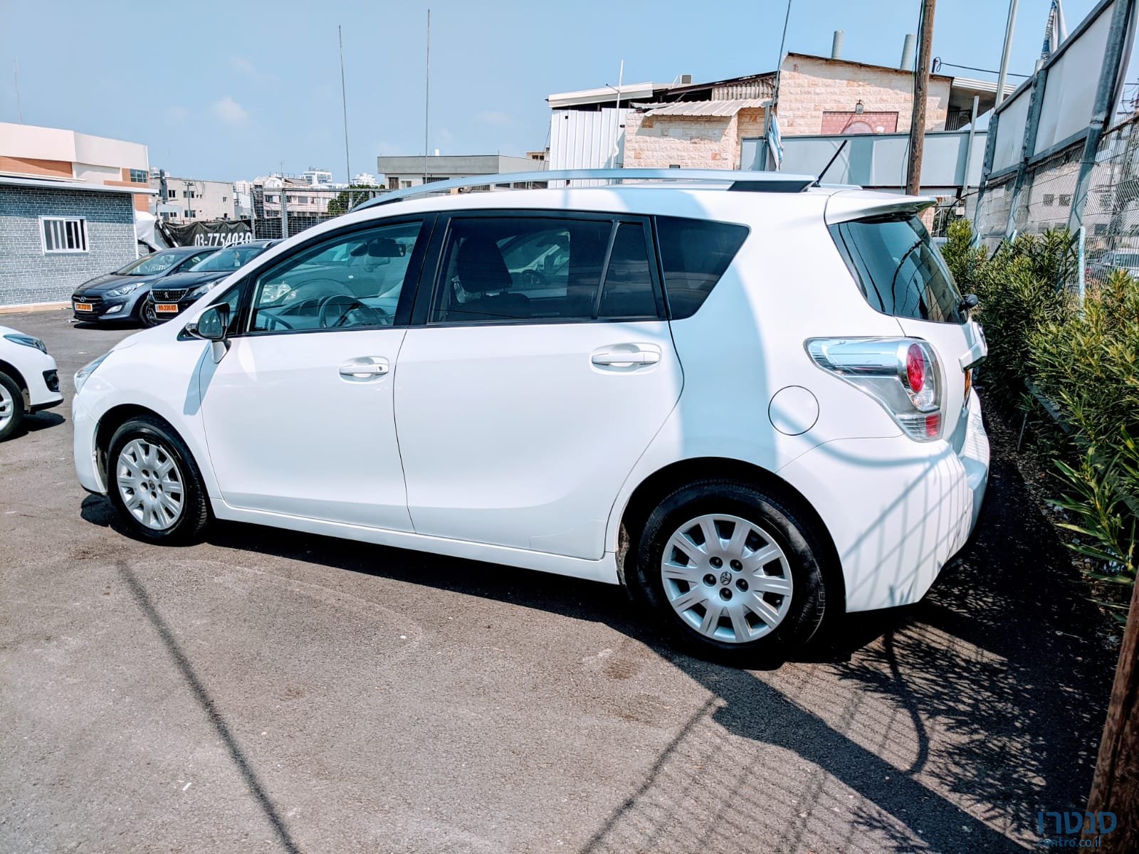 2017' Toyota Verso photo #2