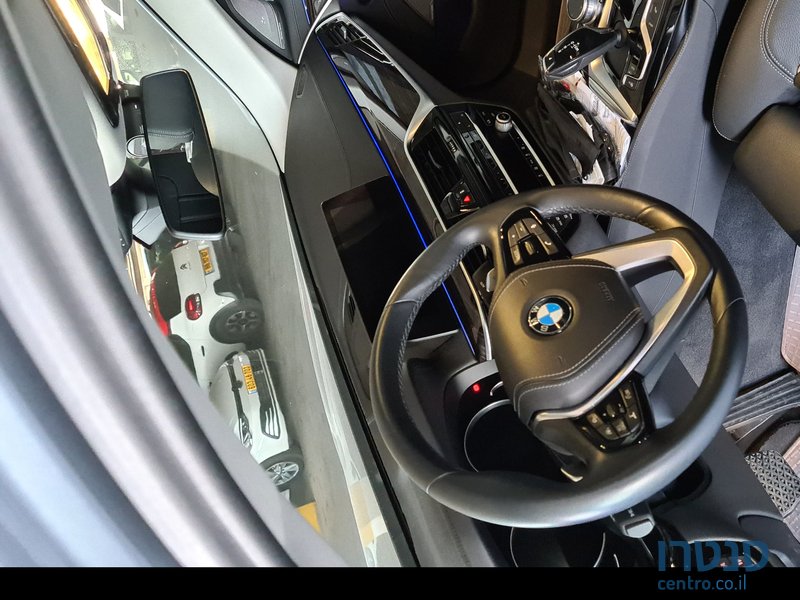 2017' BMW 530 ב.מ.וו photo #5
