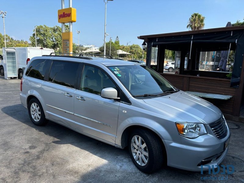 2012' Chrysler Grand Voyager קרייזלר גראנד וויאג'ר photo #1