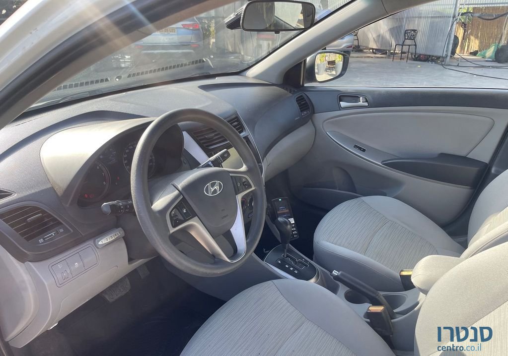 2017' Hyundai i25 יונדאי photo #5