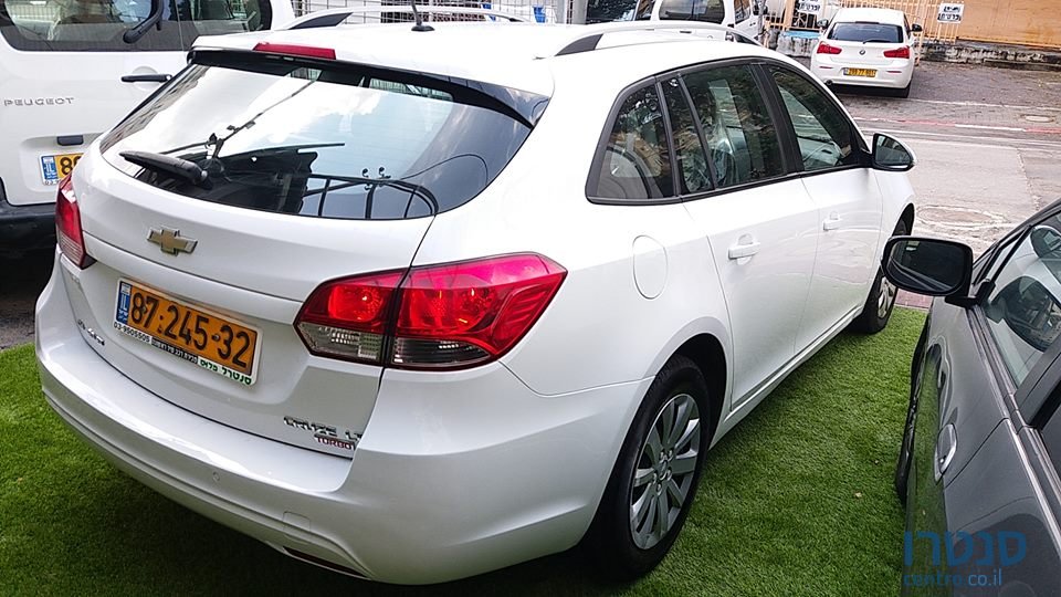 2014' Chevrolet Cruze Station photo #2