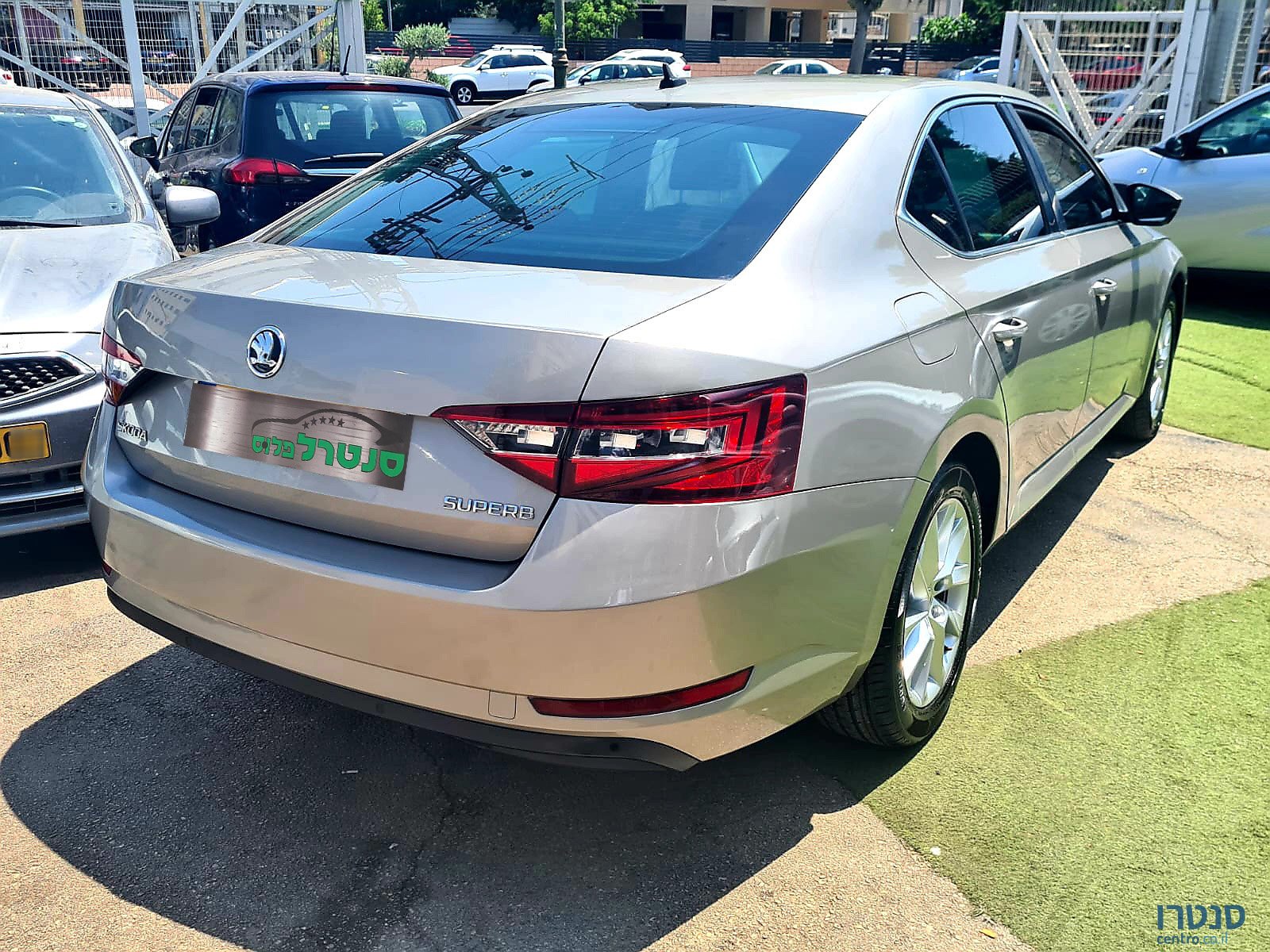 2017' Skoda Superb photo #2