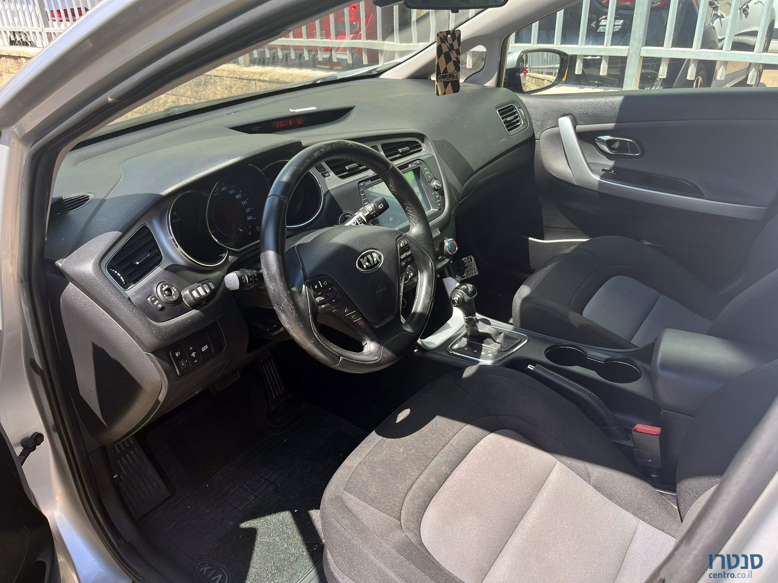 2016' Kia Ceed LX photo #3