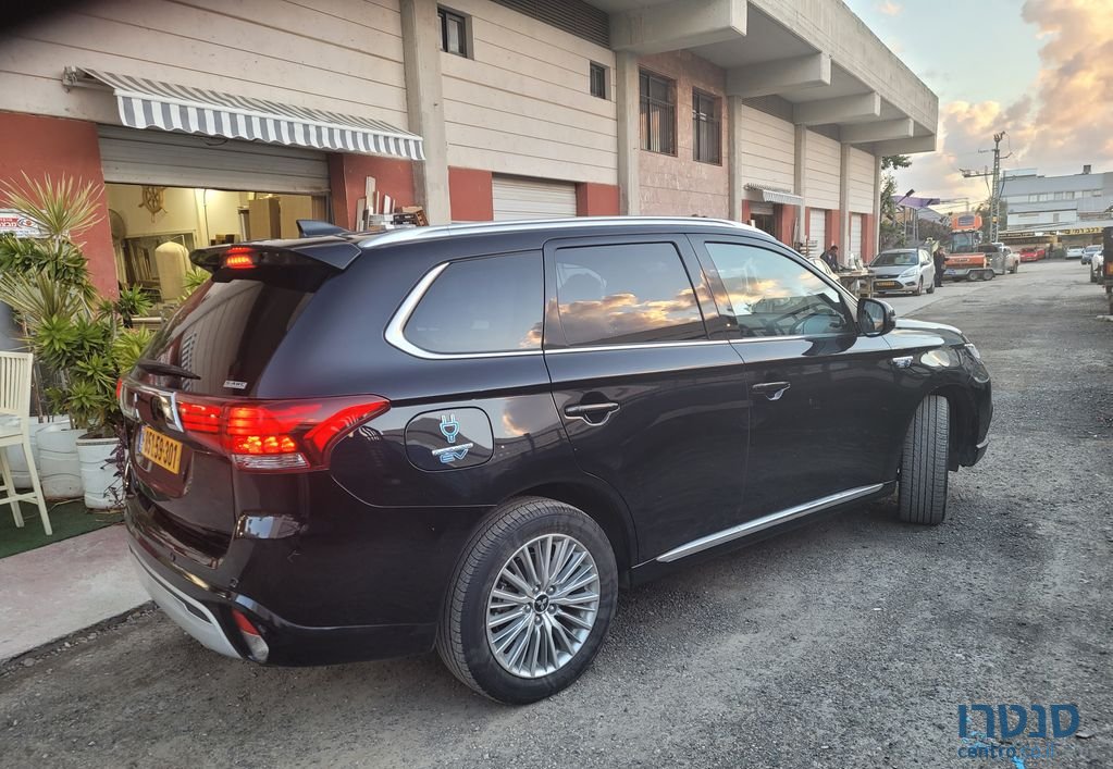 2020' Mitsubishi Outlander מיצובישי אאוטלנדר photo #2