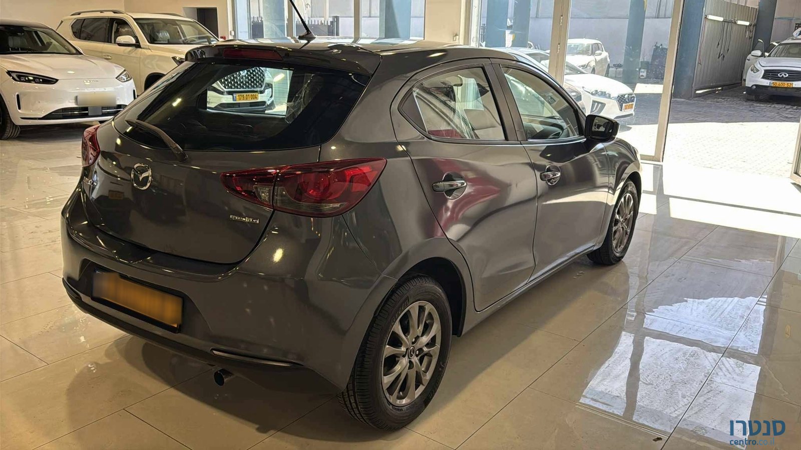 2022' Mazda 2 photo #3