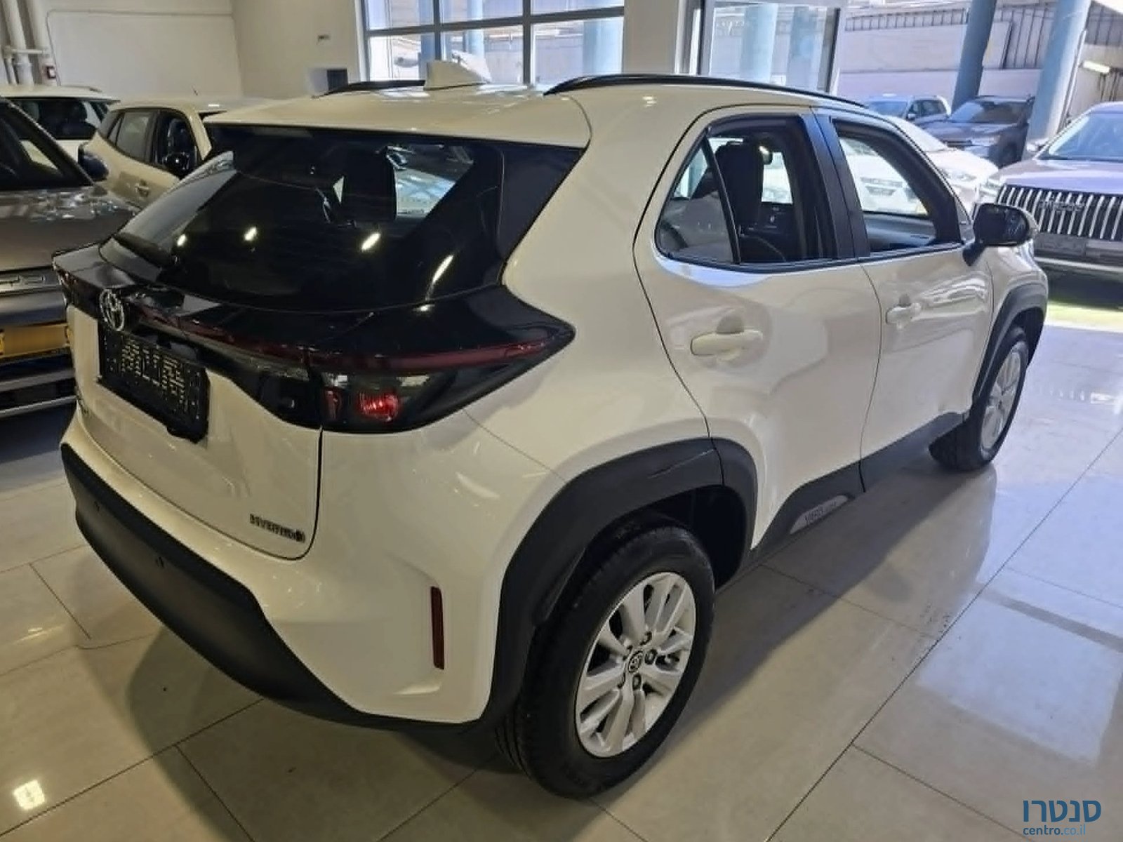 2023' Toyota Yaris Cross photo #4