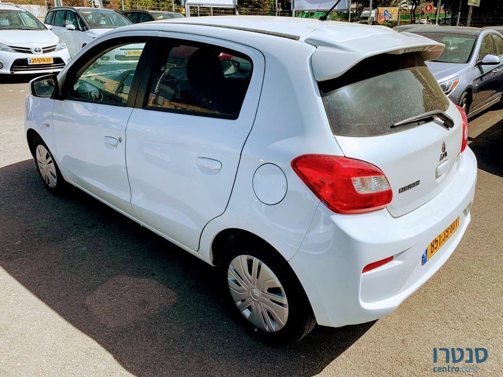 2020' Mitsubishi Space Star photo #4