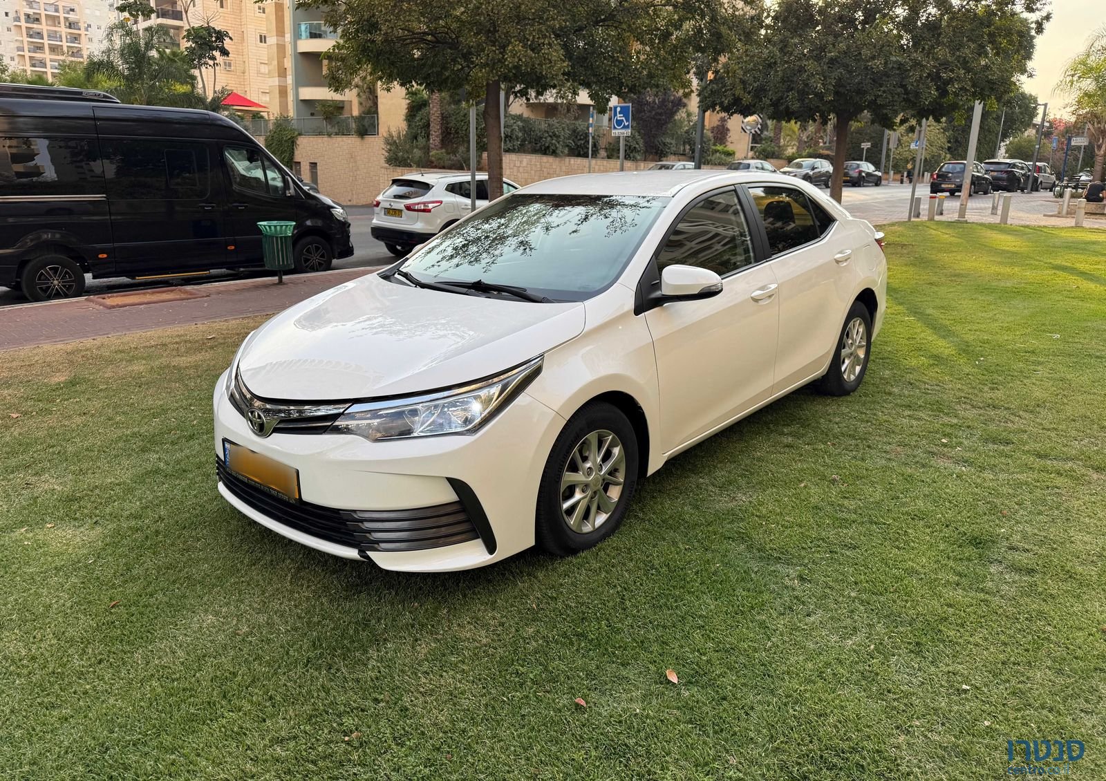 2017' Toyota Corolla טויוטה קורולה photo #1