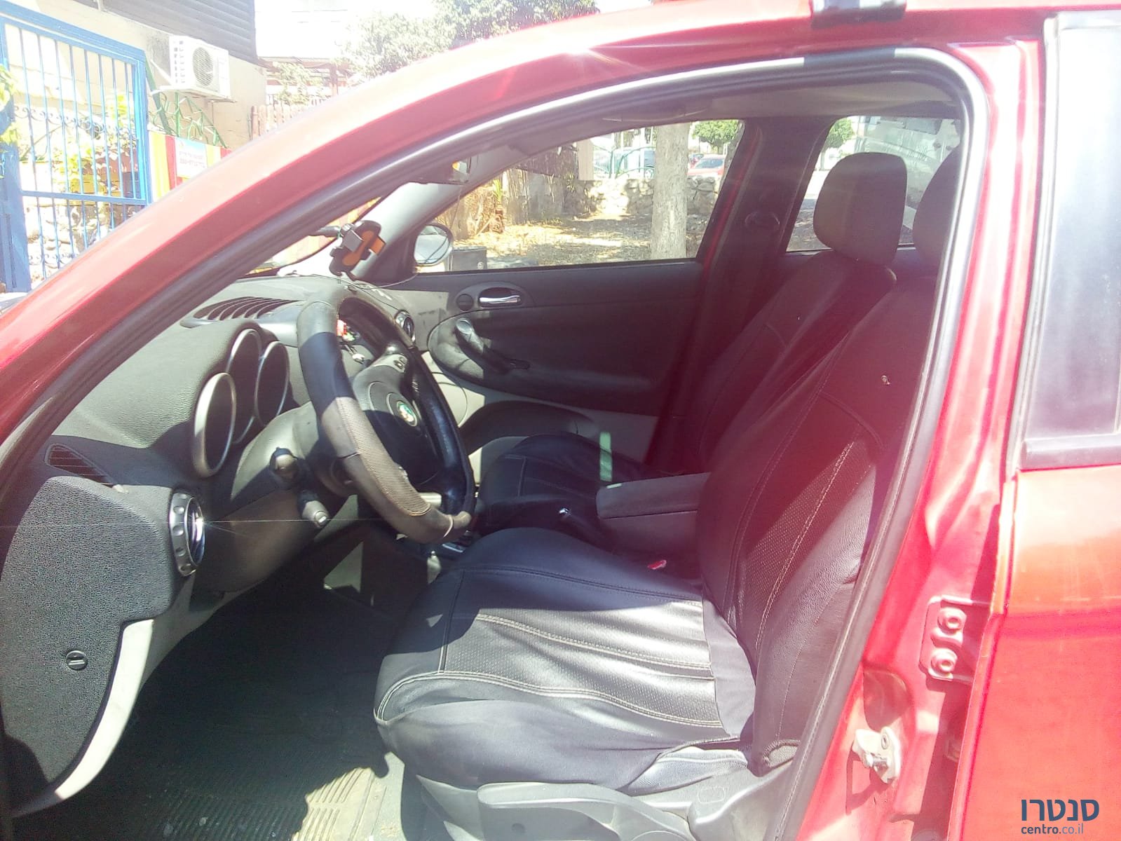 2002' Alfa Romeo 147 photo #3