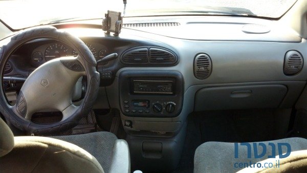 1999' Chrysler Voyager photo #3