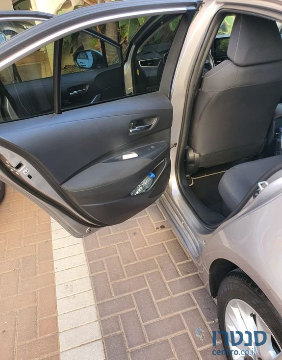 2019' Toyota Corolla טויוטה קורולה photo #2