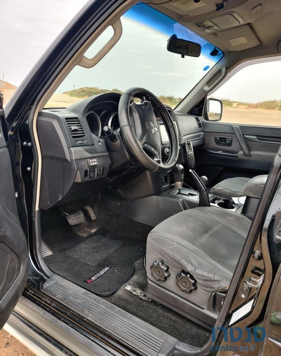 2008' Mitsubishi Pajero מיצובישי פג'רו photo #5