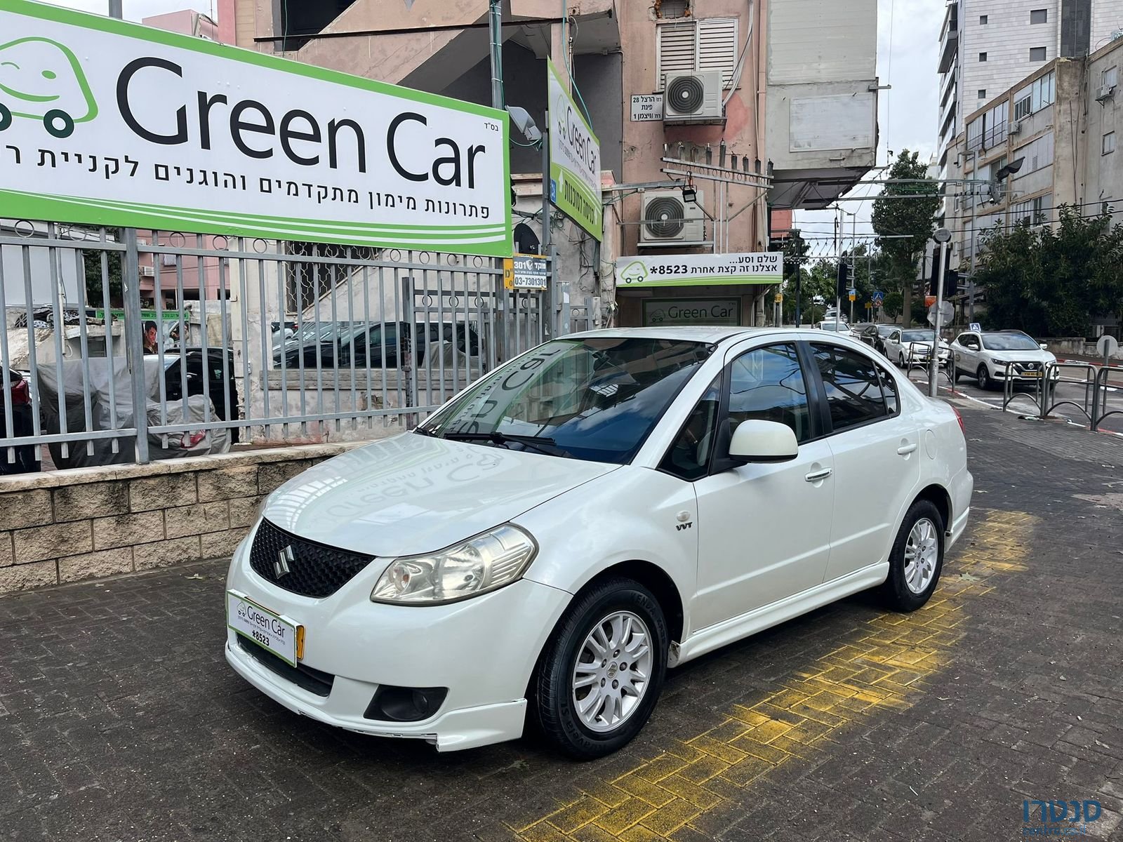 2011' Suzuki SX4 GLX photo #4