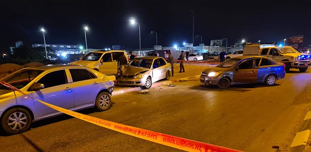 В Рахате пострадали двое полицейских, пытаясь разнять подравшихся водителей