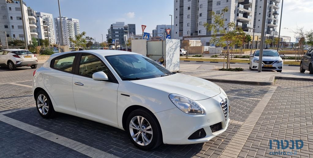 2011' Alfa Romeo Giulietta אלפא רומיאו ג'ולייטה photo #4