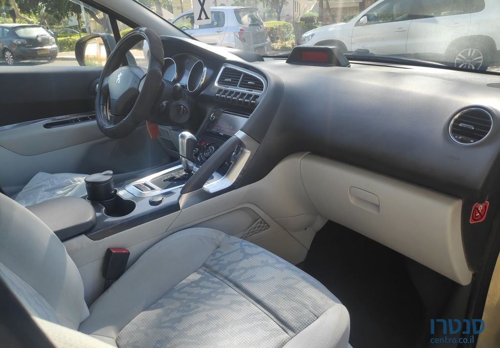 2011' Peugeot 3008 פיג'ו photo #6