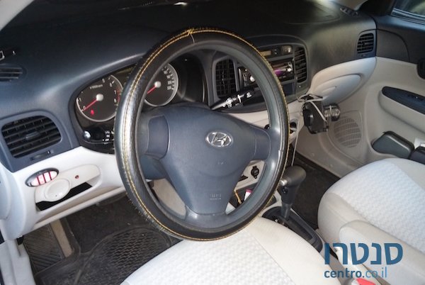 2008' Hyundai Accent photo #4