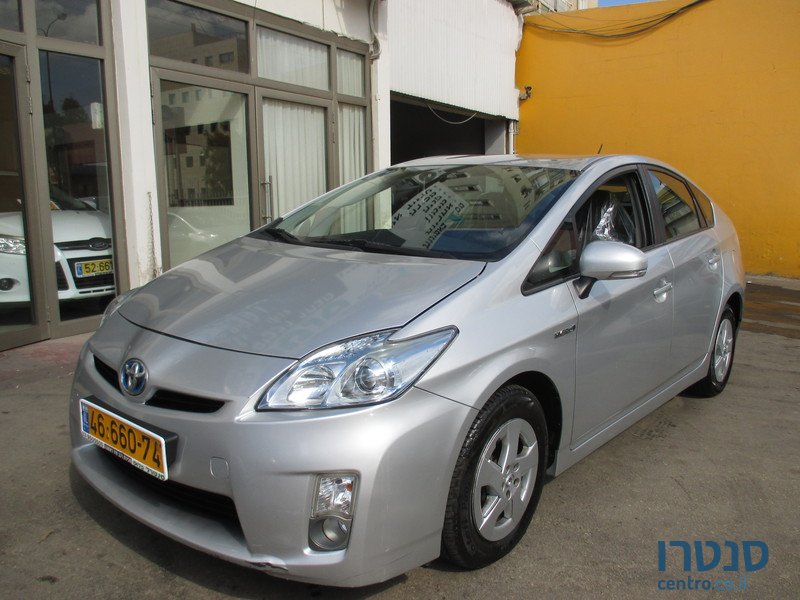 2013' Toyota Prius photo #1