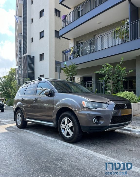 2011' Mitsubishi Outlander מיצובישי אאוטלנדר photo #1