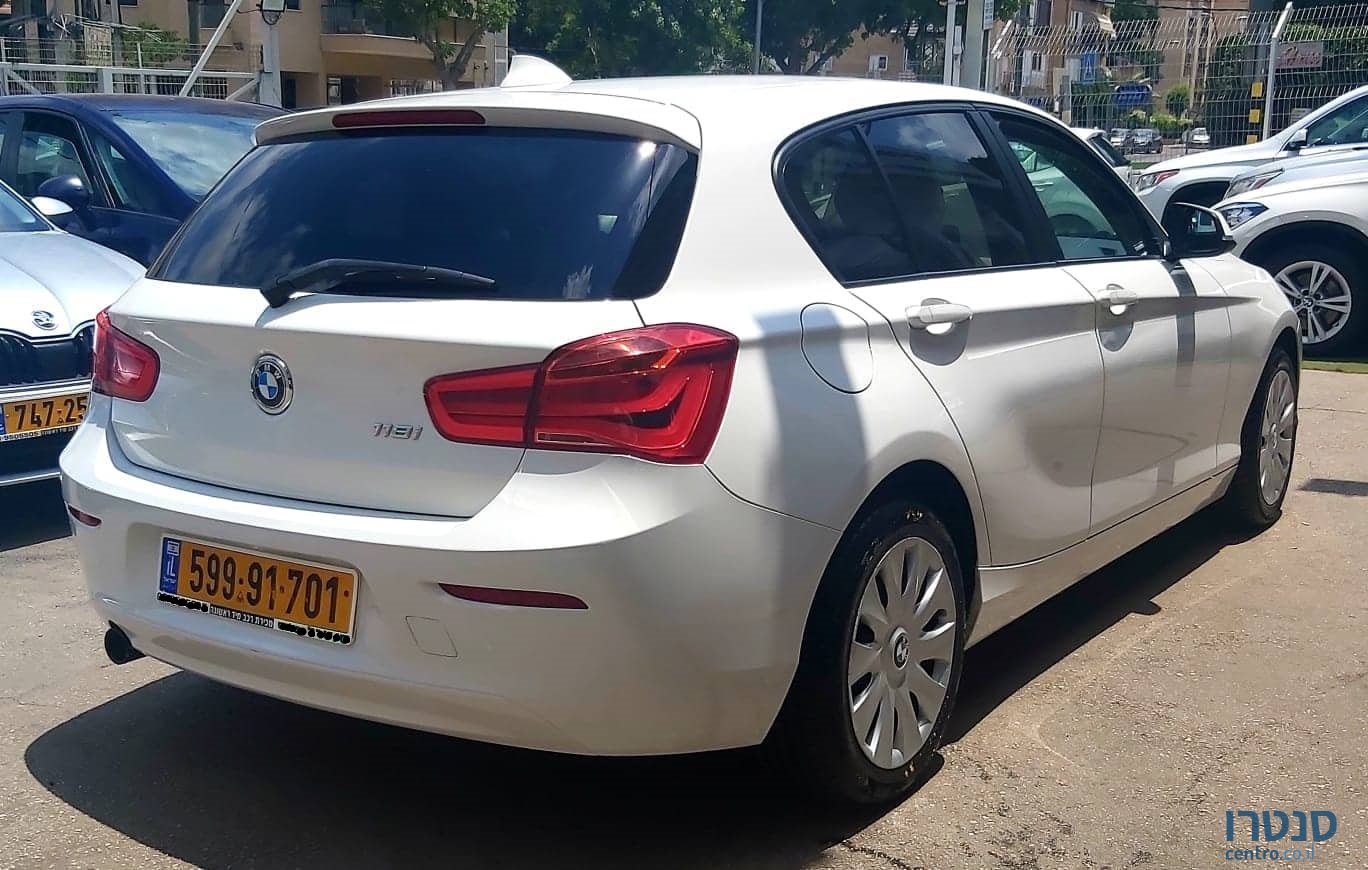 2019' BMW 118 Sport photo #4