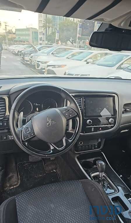 2020' Mitsubishi Outlander מיצובישי אאוטלנדר photo #2
