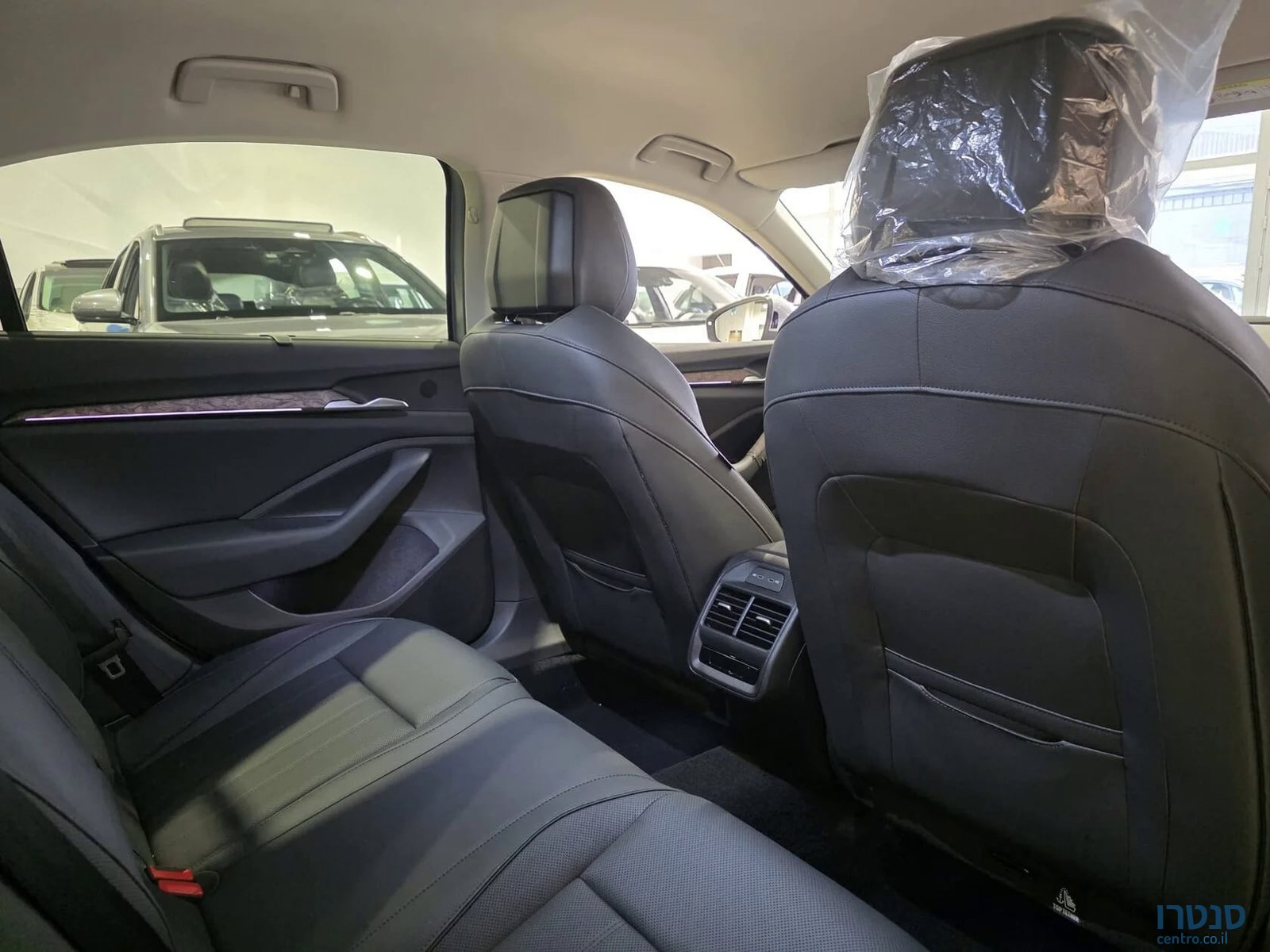 2026' Skoda Superb photo #7