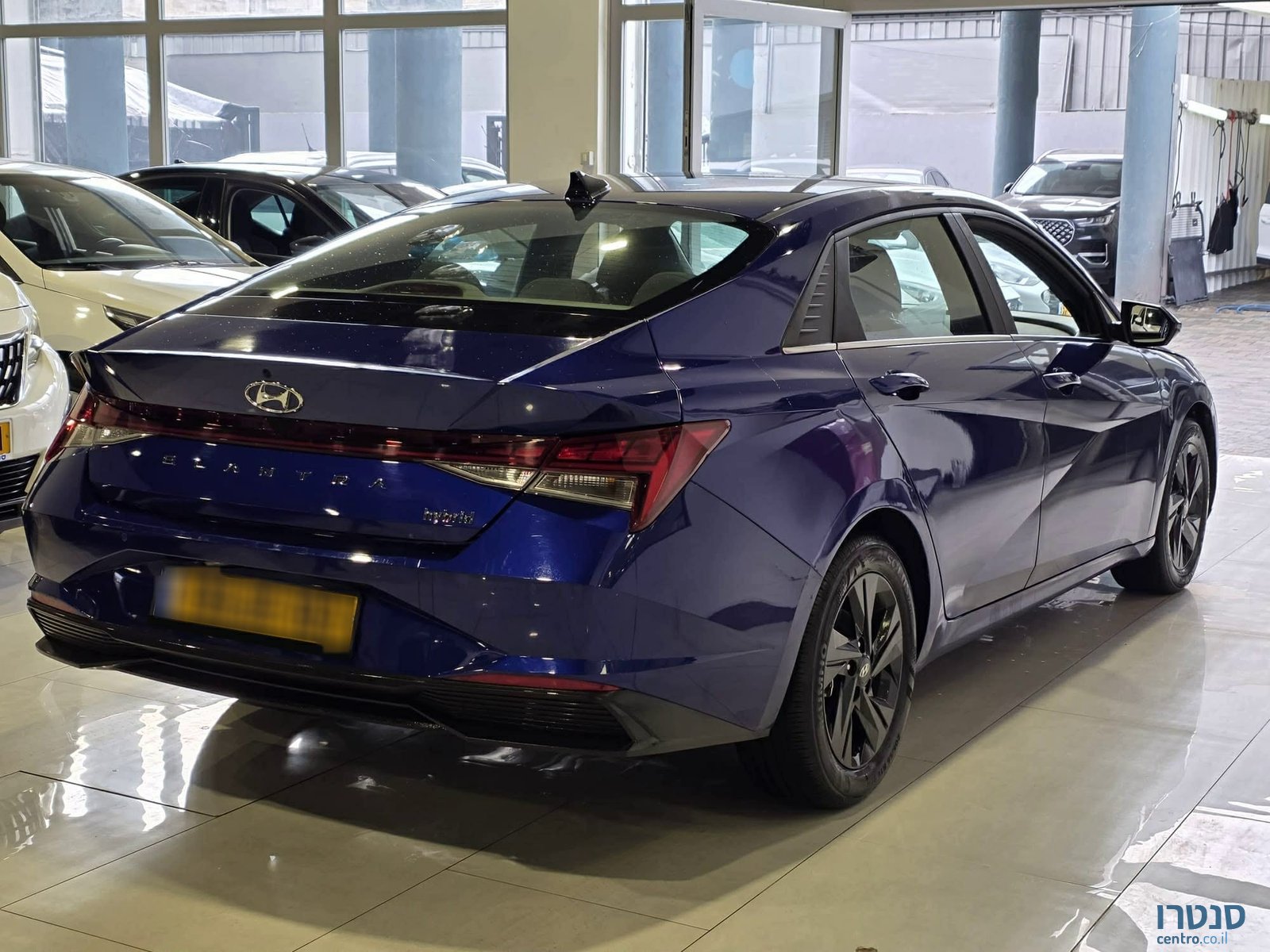 2023' Hyundai Elantra photo #3