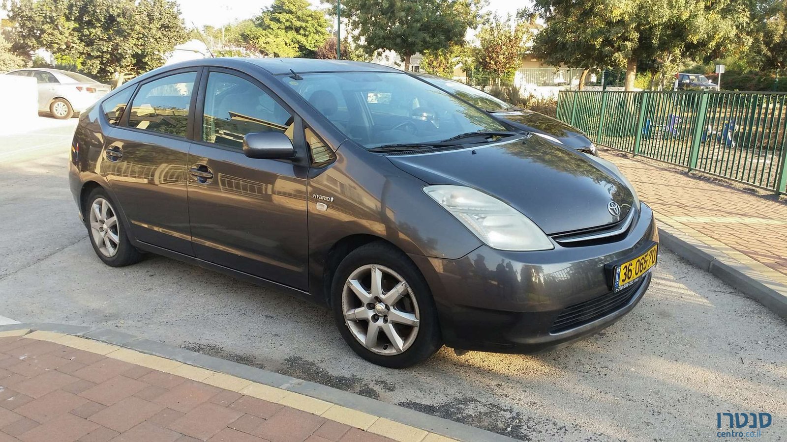 2010' Toyota Prius טויוטה פריוס photo #3